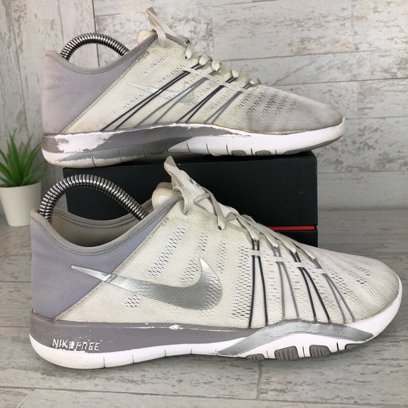 Nike Womens Free TR 6 833413-100 White Running Shoes‎ Lace Up Low Top Size 7.5 - Picture 7 of 10